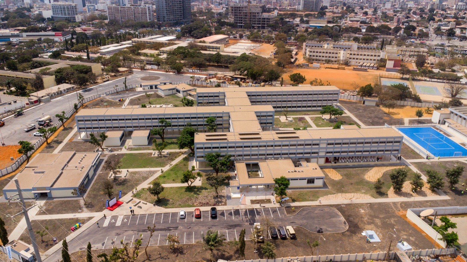 Vista aérea do Liceu Ngola Kiluanje
